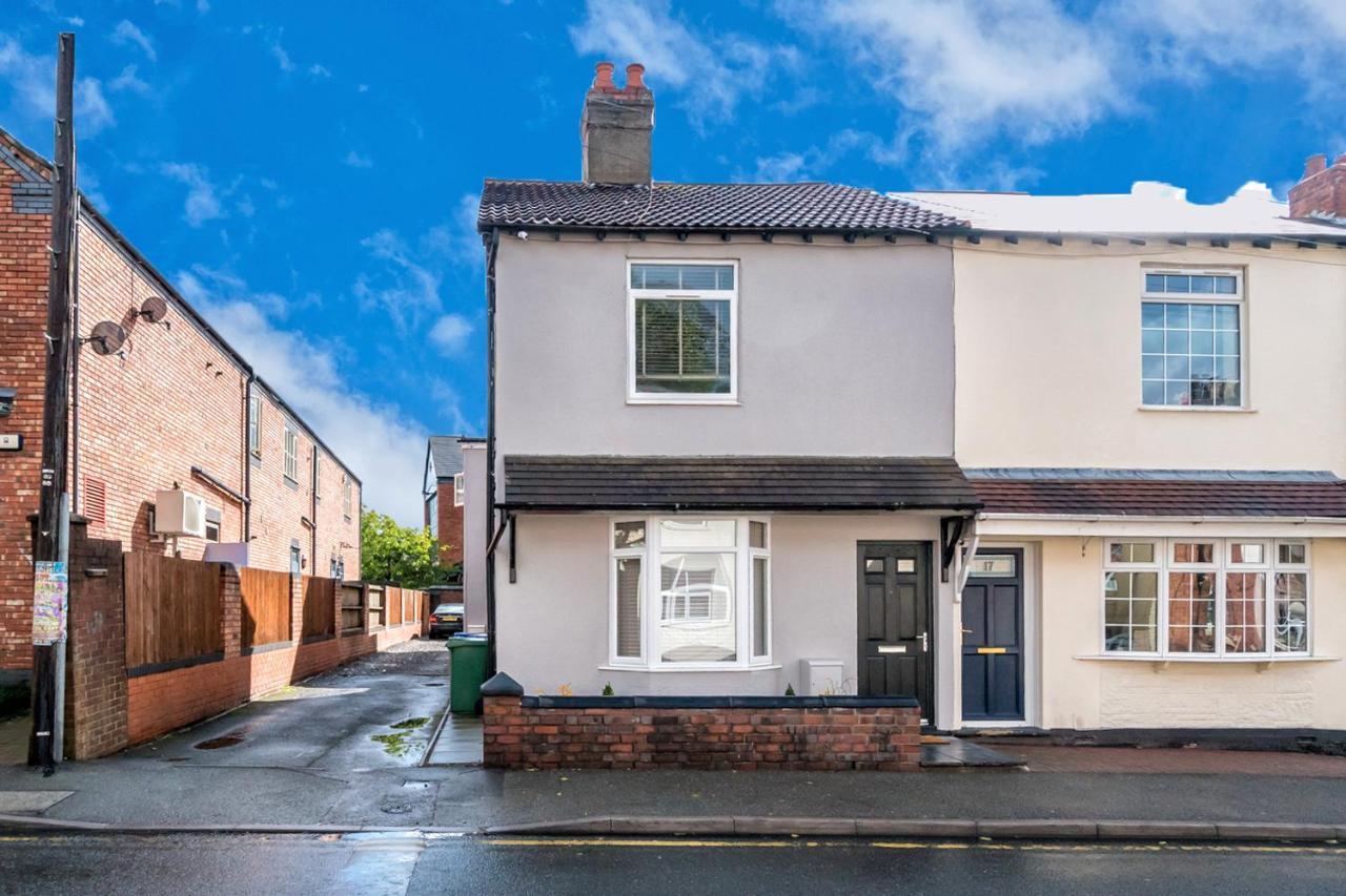 Newhall Lodge Cannock Exteriör bild